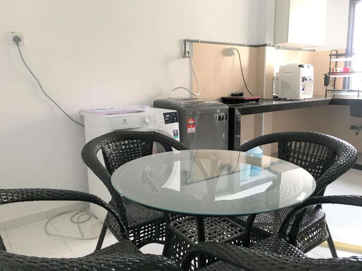 Oyo 90493 Jl Homestay スガマッ エクステリア 写真